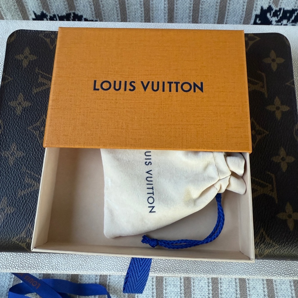 LV x TM Cherry Blossom Bracelet - Picture 2 of 15